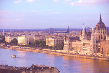 Obraz premium HUNGARY, Budapest. View of the Parliament Buildings from Castle Hill. 