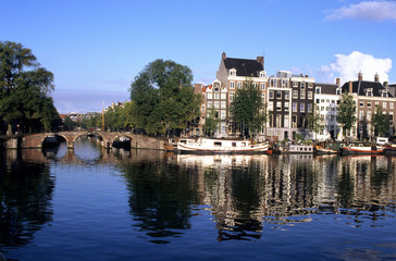 Fototapeta na wymiar Amstel Canal, Amsterdam, Holland