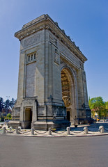 Fototapeta na wymiar A drive by of arch square in Bucharest Romania.