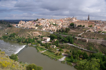 Fototapeta na wymiar Spain, Castilla-La Mancha,Toledo. Overviews of historic city, Tagus river (aka Rio Tajo).