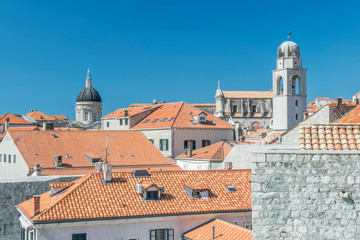 Obraz premium Croatia, Dubrovnik, Looking Down on Old Town Rooftops From the City Wall