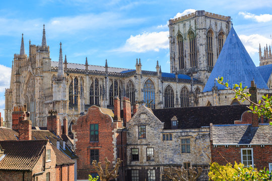 England, Yorkshire, Ogleforth, York. The English Gothic, Cathedral and Metropolitical Church of Saint Peter in York, or York Minster. Seat of Archbishop of York.