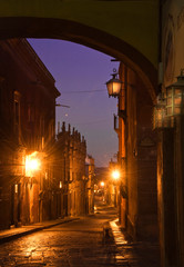 Obraz premium Mexico, San Miguel de Allende. Street with lanterns in pre-dawn. Credit as: Nancy Rotenberg / Jaynes Gallery / DanitaDelimont.com