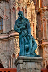 Fototapeta na wymiar San Miguel De Allende, Mexico. Statue in front of Church Parroquia de San Miguel Arcangel