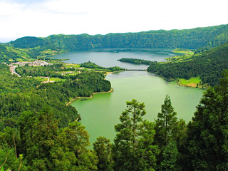Obraz na płótnie Canvas Mountain lakes of Sete Cidades, Sao Miguel island, Azores, Portugal.