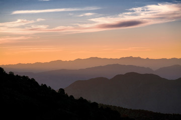 Obraz premium USA, California, White Mountains. Alternating planes of light give depth to the sunrise on the White Mountains in California.