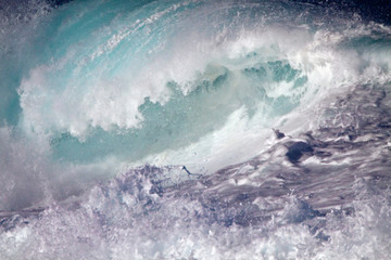 USA, Hawaii, Oahu, Large waves along the Pipeline Beach on the windward side of the Island