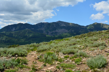 Fototapeta na wymiar Rocky mountains surrounding Park City, Utah