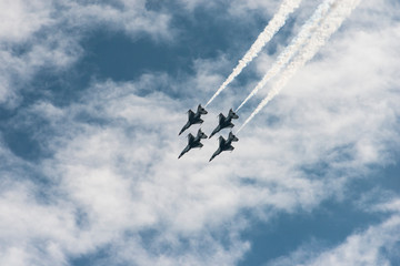 USAF Thunderbirds flying in formation