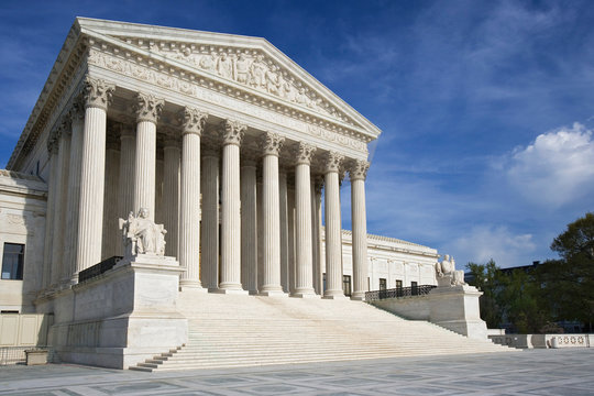 USA, Washington, D.C. Exterior view of Supreme Court Building. 
