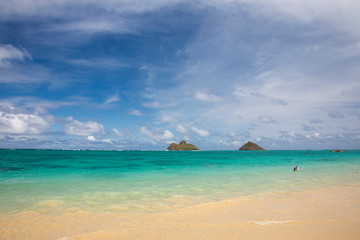 Fototapeta premium USA, Hawaiian Islands, Oahu, Lanikai Beach and Islands in Background