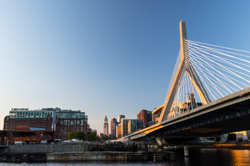 Obraz premium Boston, Massachusetts, USA. Leonard P. Zakam Bunker Hill Bridge as seen from Paul Revere Park.
