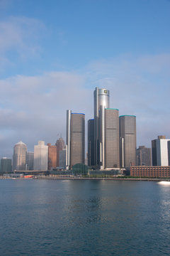 Michigan, Detroit River, located in the Great Lakes between Lake St. Clair and Lake Erie. International border between U.S. and Canada. River view of downtown Detroit, with General Motors building.