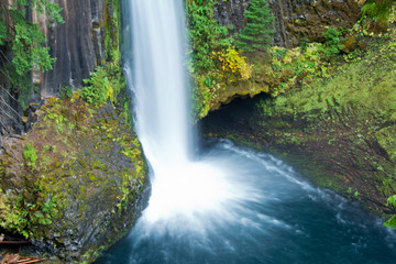 Toketee Falls, autumn, Umpqua National Forest, Oregon, USA