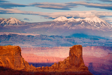 USA, Utah. Scenic of La Sal Mountains from Dead Horse Point State Park. 