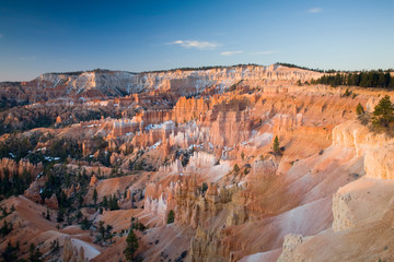 UT, Bryce Canyon National Park, Bryce Amphitheater, view from Sunrise Point, at sunrise