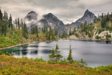 WA, Alpine Lakes Wilderness, Gem Lake, with Chair Peak and Kaleetan Peak