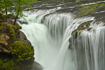 Fototapeta na wymiar Lower Lewis Falls, Lewis River, Gifford-Pinchot National Forest, Cougar, Washington, USA.