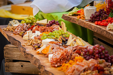 USA, Washington, Benton City, Red Mountain. Wine and food event raises funds for charity.