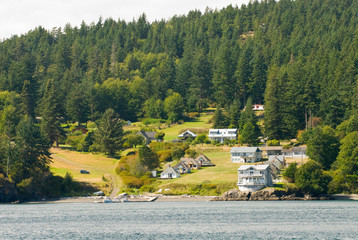 USA, WA, San Juan Islands. Inviting community on Orcas Island