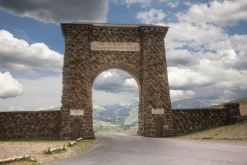 WY, Yellowstone National Park, Original entrance at Gardner, Montana