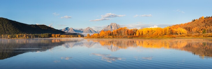Fototapeta premium Sunrise at Oxbow Bend in fall, Grand Teton National Park, Wyoming