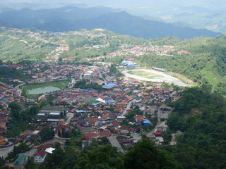 ポンサリー，ラオス