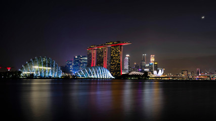 Fototapeta na wymiar Night view of Singapore Skyline