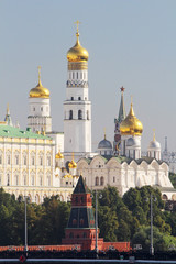 Fototapeta na wymiar View to Moscow Kremlin from Patriarshy Bridge, Russia 