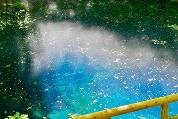 《十二湖の青池》青森県深浦町