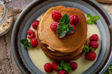 Pancakes with vanilla sauce