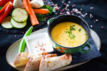 salt, onion, soup dish, tasty food, soup bowl, soup pot, sour cream, home made bread, chicken soup, spice, whole grain bread, prepared, culinary, gastronomy, kitchen, leaves, tasty, portion, plate, gr