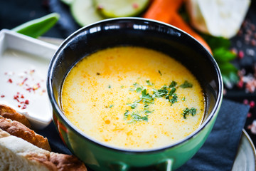 salt, onion, soup dish, tasty food, soup bowl, soup pot, sour cream, home made bread, chicken soup, spice, whole grain bread, prepared, culinary, gastronomy, kitchen, leaves, tasty, portion, plate, gr