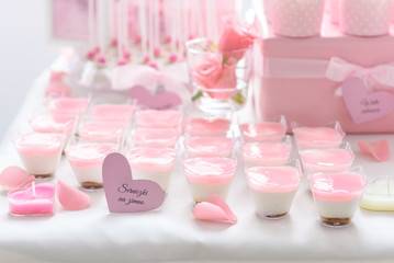 Obraz na płótnie Canvas Sweet jelly dessert on a wedding candy bar
