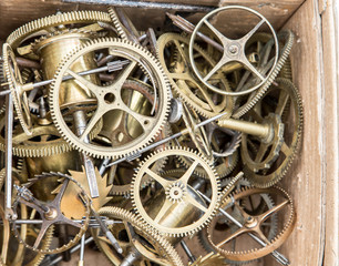 Trödel,Zeeland,Holland,Markt,Stand,Porzelan,Werkzeug,Altertümer,Blumen,Uhren,Uhrwerke,Handarbeit,Marmelade,Tierfelle,Ente,Kücken,Postkarte,Cloun,Puppe,Tafel,Kreide,Zierijzee,Renesse,Schlüssel,Verroste