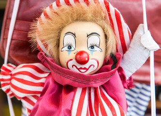 Trödel,Zeeland,Holland,Markt,Stand,Porzelan,Werkzeug,Altertümer,Blumen,Uhren,Uhrwerke,Handarbeit,Marmelade,Tierfelle,Ente,Kücken,Postkarte,Cloun,Puppe,Tafel,Kreide,Zierijzee,Renesse,Schlüssel,Verroste