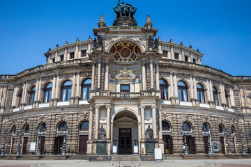 Fototapeta na wymiar Semperoper (Saxon State Opera) Dresden, Germany