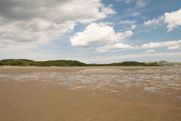 Spiaggia irlandese durante la bassa marea - Ards Forest Park, County Donegal