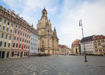 Obraz premium Neumarkt and Frauenkirche in Dresden, Germany