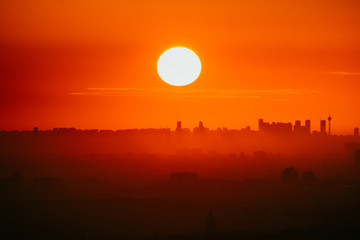 Obraz premium sunset over the city