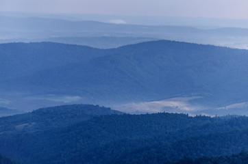 Panorama z połoniny Wetlińskiej rano