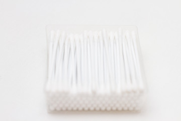 Fototapeta na wymiar cotton swabs isolated on white