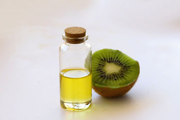 Oil of kiwi