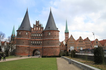 Fototapeta na wymiar Holstentor Lübeck 