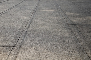 Flat roof covered with bitumen sheets © Annuitti