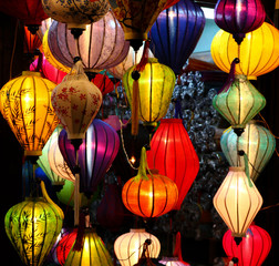 Fototapeta na wymiar Colorful lanterns at Hoi an, Vietnam
