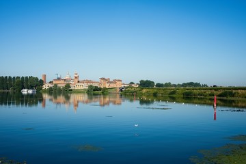 Fototapeta na wymiar View of the city of Mantua