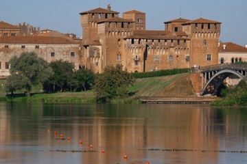 Fototapeta na wymiar View of the city of Mantua