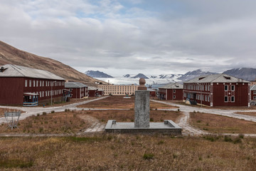 Fototapeta na wymiar The abandoned russian settlement of Pyramiden - Svalbard - Norway