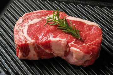 高級グリルステーキ Thick cut luxury fresh beef steak